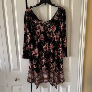 Kohl's Black and Pink Floral Tunic